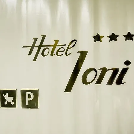 Ioni Hotel 3*