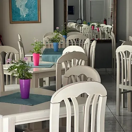 ηιώνη 3* Παραλία