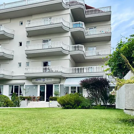 Ioni Hotel 3*